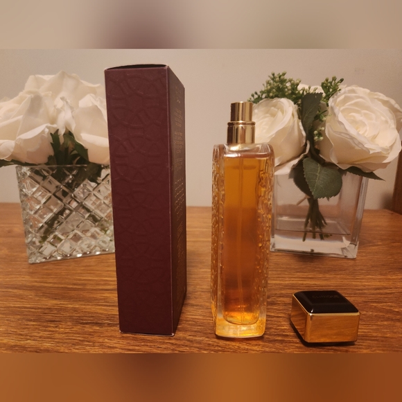Beyond Rose by Clinique Perfume Spray; 100ml / 3.4 fl.oz.; 99.5% Full - Picture 2 of 16
